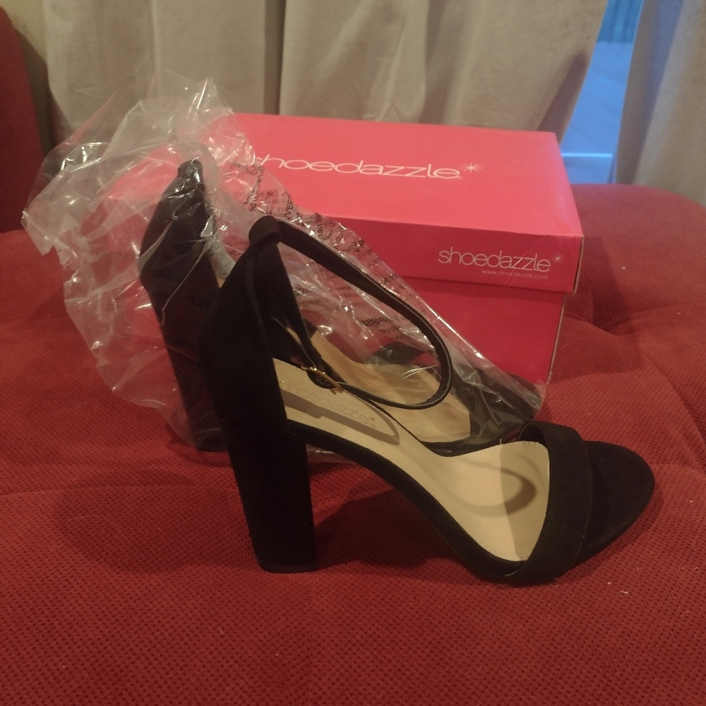 Shoedazzle black strappy heels
